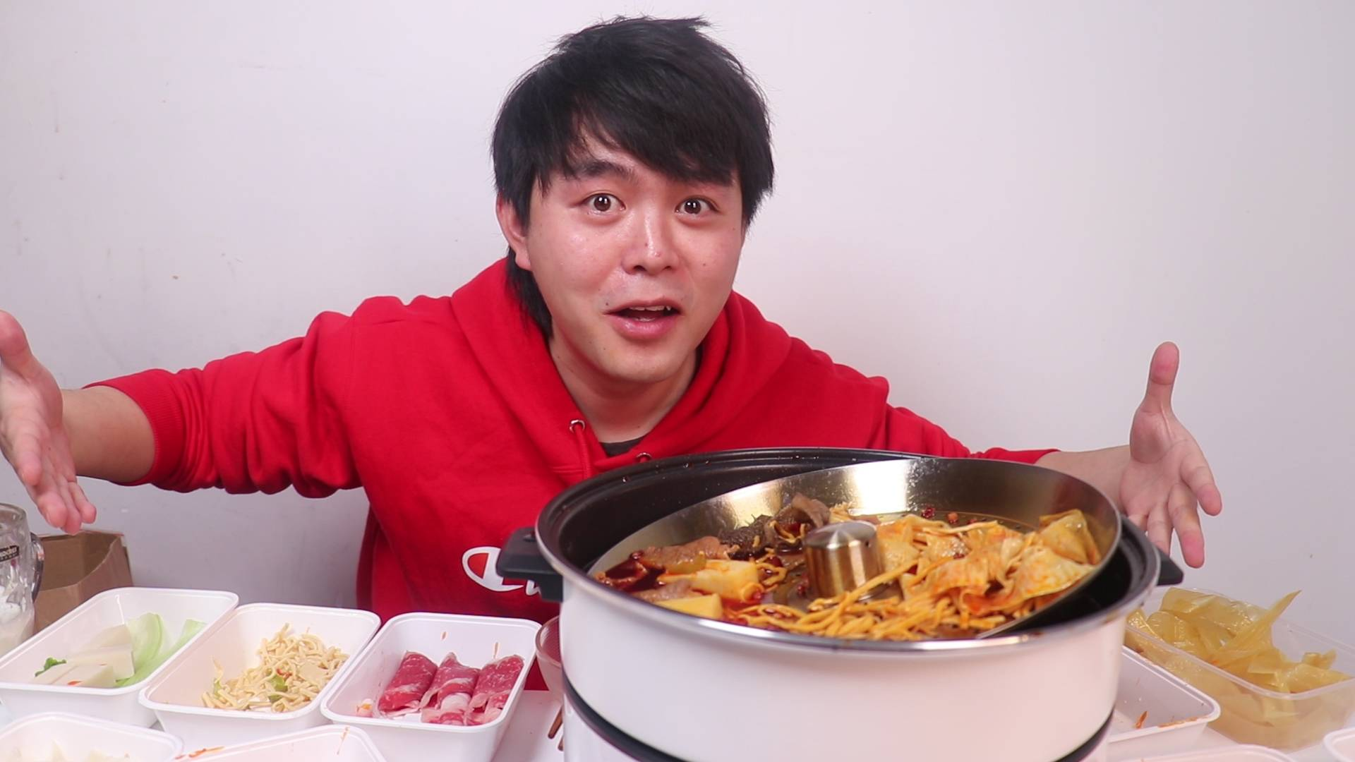 如果用营销号的方式打开小翔哥的视频